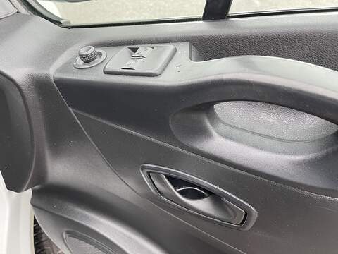 Renault Trafic 2.0 dCi ENERGY 28 Business+ SWB Standard Roof Euro 6 (s/s) 5dr - U476