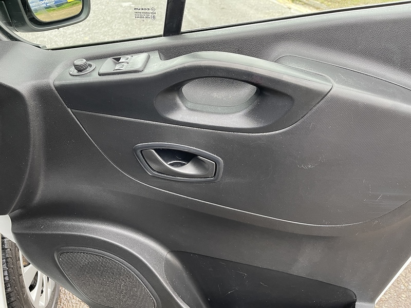 Renault Trafic 2.0 dCi ENERGY 28 Business+ SWB Standard Roof Euro 6 (s/s) 5dr - U476