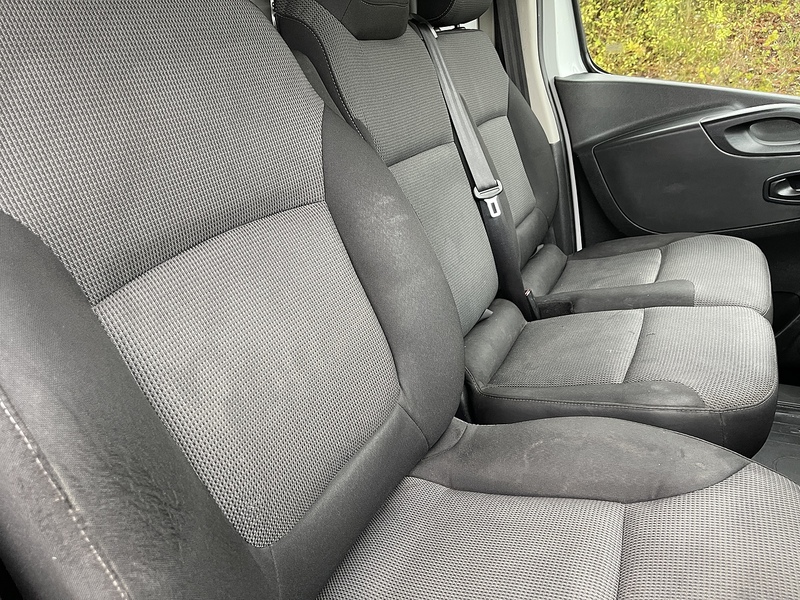 Renault Trafic 2.0 dCi ENERGY 28 Business+ SWB Standard Roof Euro 6 (s/s) 5dr - U476