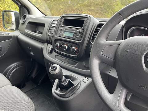 Renault Trafic 2.0 dCi ENERGY 28 Business+ SWB Standard Roof Euro 6 (s/s) 5dr - U476