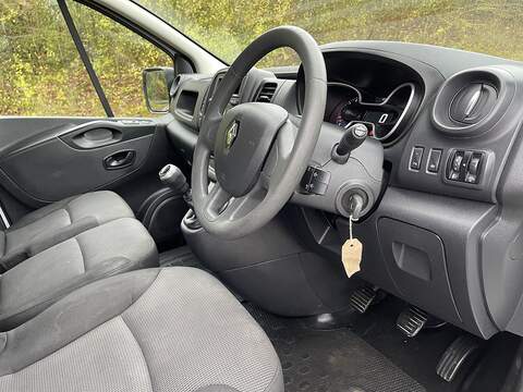 Renault Trafic 2.0 dCi ENERGY 28 Business+ SWB Standard Roof Euro 6 (s/s) 5dr - U476