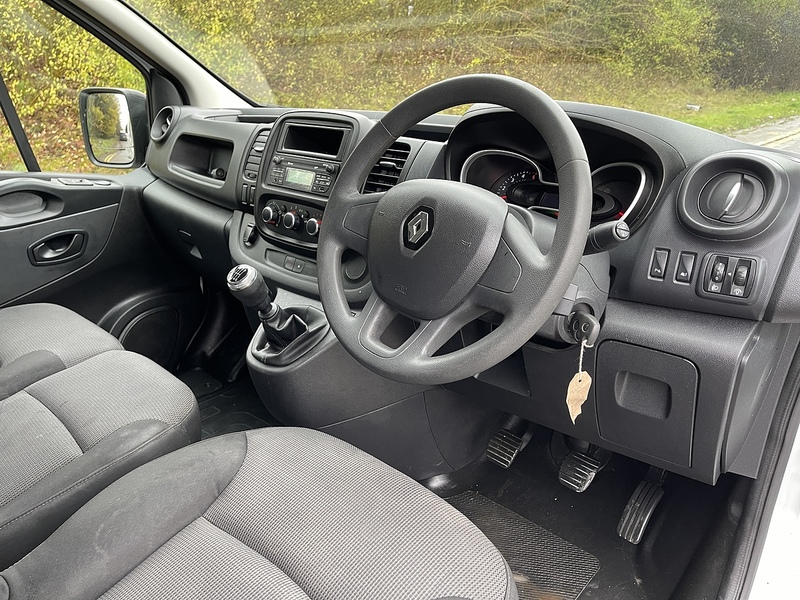 Renault Trafic 2.0 dCi ENERGY 28 Business+ SWB Standard Roof Euro 6 (s/s) 5dr - U476