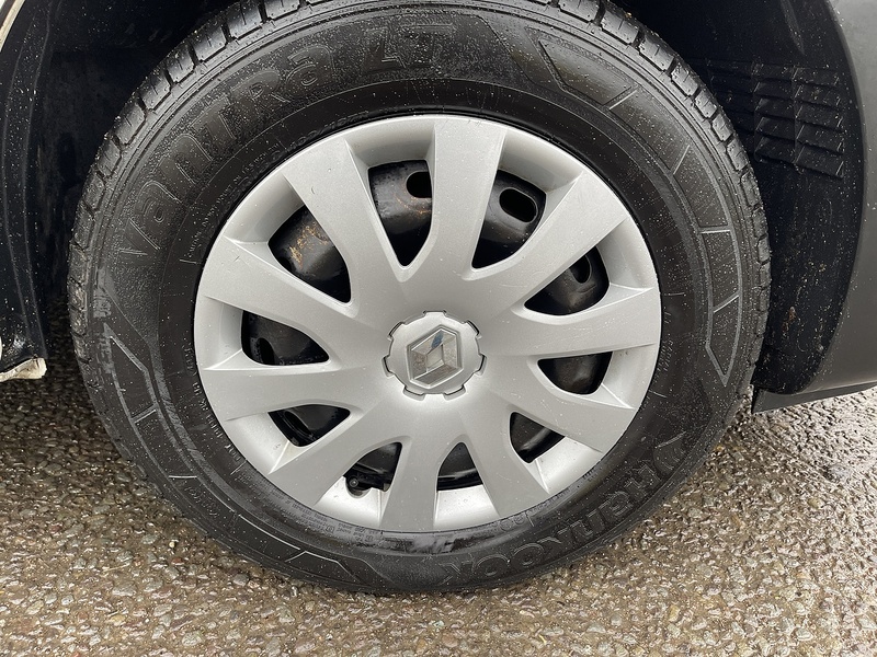 Renault Trafic 2.0 dCi ENERGY 28 Business+ SWB Standard Roof Euro 6 (s/s) 5dr - U476