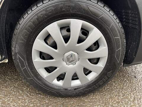 Renault Trafic 2.0 dCi ENERGY 28 Business+ SWB Standard Roof Euro 6 (s/s) 5dr - U476