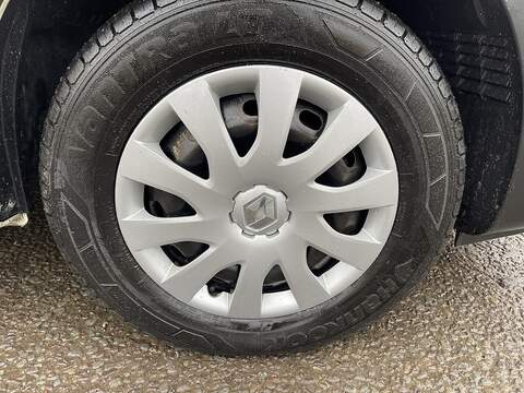 Renault Trafic 2.0 dCi ENERGY 28 Business+ SWB Standard Roof Euro 6 (s/s) 5dr - U476