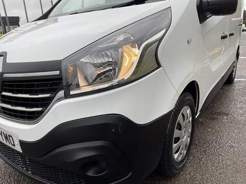 Renault Trafic 2.0 dCi ENERGY 28 Business+ SWB Standard Roof Euro 6 (s/s) 5dr - U476