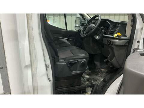 Ford Transit 2.0 350 EcoBlue Leader Luton 3dr Diesel Manual RWD L4 Euro 6 (s/s) (130 ps) - U477