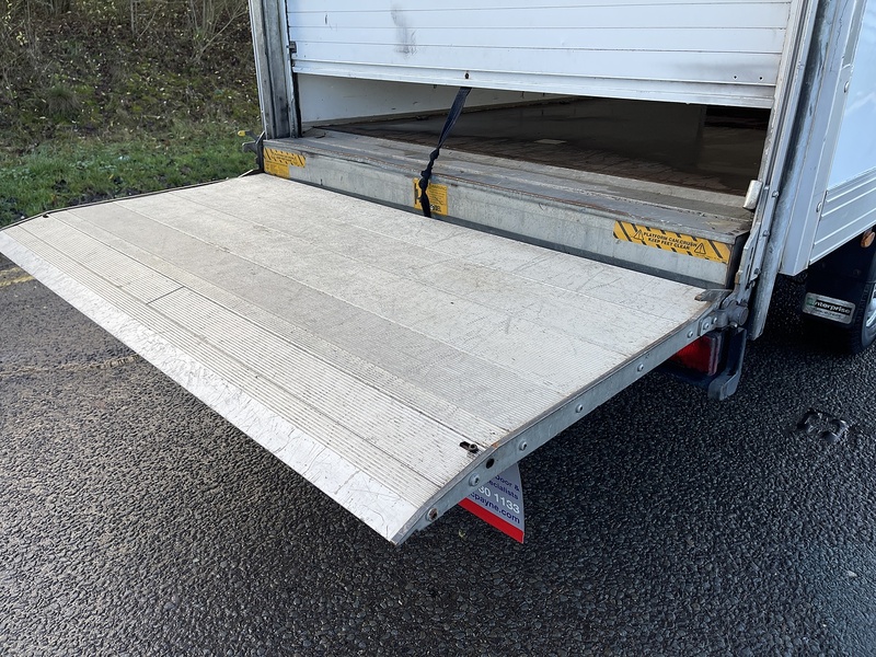 Ford Transit 2.0 350 EcoBlue Leader Luton 3dr Diesel Manual RWD L4 Euro 6 (s/s) (130 ps) - U477