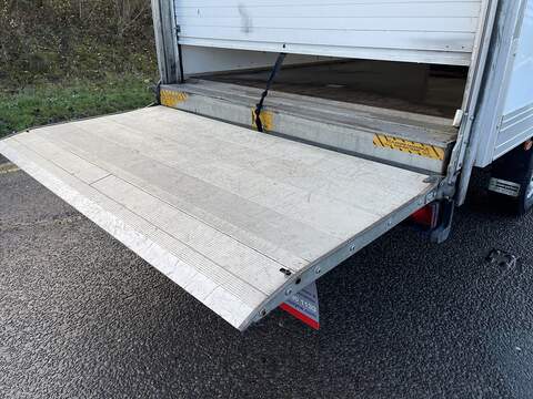 Ford Transit 2.0 350 EcoBlue Leader Luton 3dr Diesel Manual RWD L4 Euro 6 (s/s) (130 ps) - U477