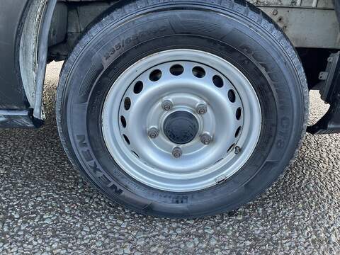 Ford Transit 2.0 350 EcoBlue Leader Luton 3dr Diesel Manual RWD L4 Euro 6 (s/s) (130 ps) - U477