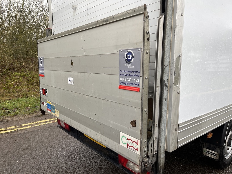 Ford Transit 2.0 350 EcoBlue Leader Luton 3dr Diesel Manual RWD L4 Euro 6 (s/s) (130 ps) - U477