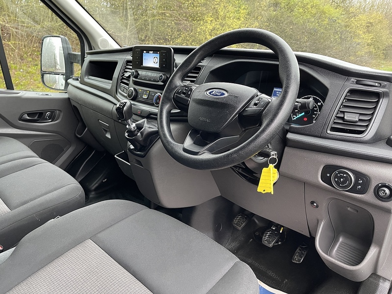 Ford Transit 2.0 350 EcoBlue Leader Luton 3dr Diesel Manual RWD L4 Euro 6 (s/s) (130 ps) - U477