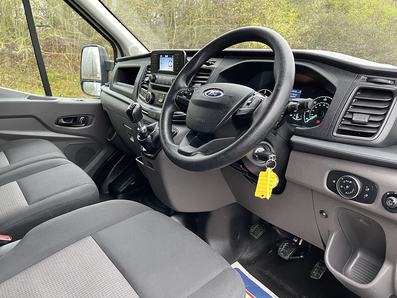 Ford Transit 2.0 350 EcoBlue Leader Luton 3dr Diesel Manual RWD L4 Euro 6 (s/s) (130 ps) - U477