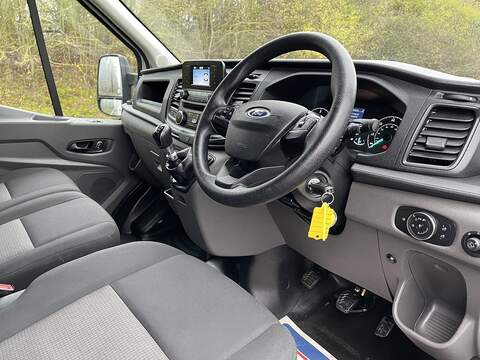 Ford Transit 2.0 350 EcoBlue Leader Luton 3dr Diesel Manual RWD L4 Euro 6 (s/s) (130 ps) - U477