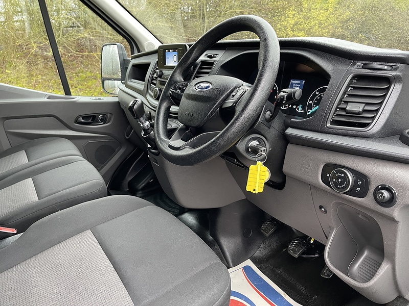 Ford Transit 2.0 350 EcoBlue Leader Luton 3dr Diesel Manual RWD L4 Euro 6 (s/s) (130 ps) - U477