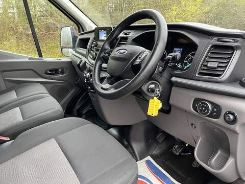 Ford Transit 2.0 350 EcoBlue Leader Luton 3dr Diesel Manual RWD L4 Euro 6 (s/s) (130 ps) - U477