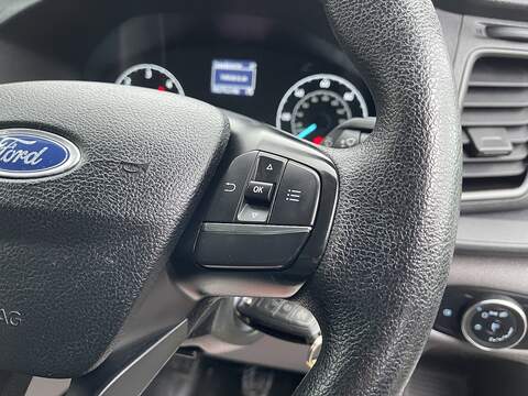 Ford Transit 2.0 350 EcoBlue Leader Luton 3dr Diesel Manual RWD L4 Euro 6 (s/s) (130 ps) - U477