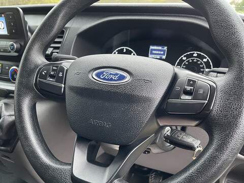 Ford Transit 2.0 350 EcoBlue Leader Luton 3dr Diesel Manual RWD L4 Euro 6 (s/s) (130 ps) - U477