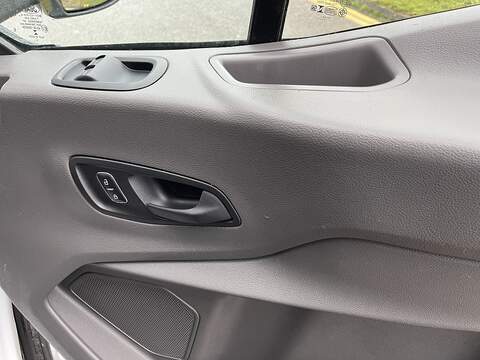 Ford Transit 2.0 350 EcoBlue Leader Luton 3dr Diesel Manual RWD L4 Euro 6 (s/s) (130 ps) - U477