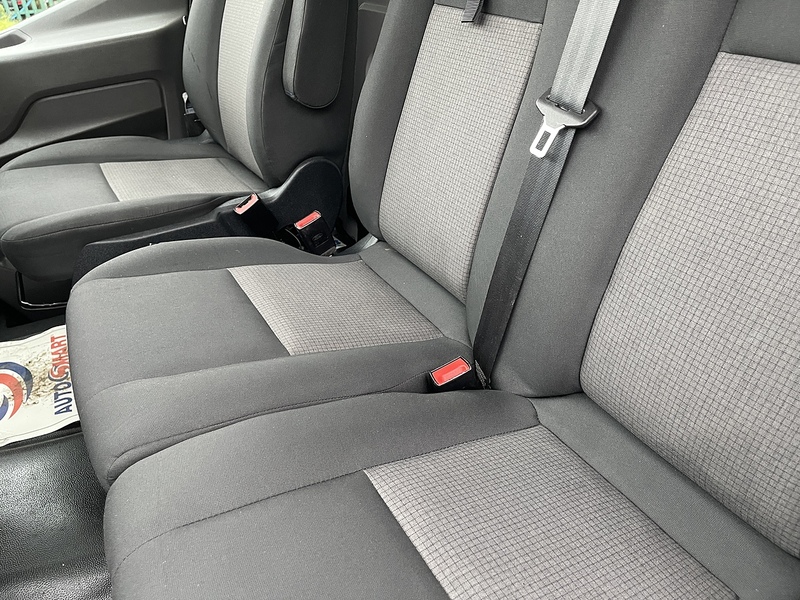 Ford Transit 2.0 350 EcoBlue Leader Luton 3dr Diesel Manual RWD L4 Euro 6 (s/s) (130 ps) - U477