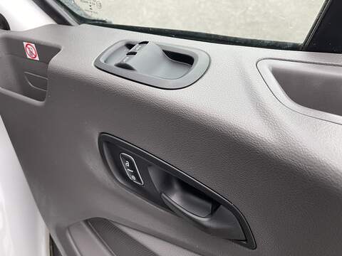 Ford Transit 2.0 350 EcoBlue Leader Luton 3dr Diesel Manual RWD L4 Euro 6 (s/s) (130 ps) - U477