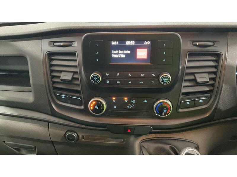 Ford Transit 2.0 350 EcoBlue Leader Luton 3dr Diesel Manual RWD L4 Euro 6 (s/s) (130 ps) - U478