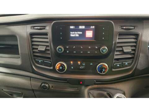 Ford Transit 2.0 350 EcoBlue Leader Luton 3dr Diesel Manual RWD L4 Euro 6 (s/s) (130 ps) - U478