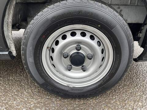 Ford Transit 2.0 350 EcoBlue Leader Luton 3dr Diesel Manual RWD L4 Euro 6 (s/s) (130 ps) - U478