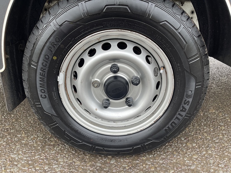 Ford Transit 2.0 350 EcoBlue Leader Luton 3dr Diesel Manual RWD L4 Euro 6 (s/s) (130 ps) - U478