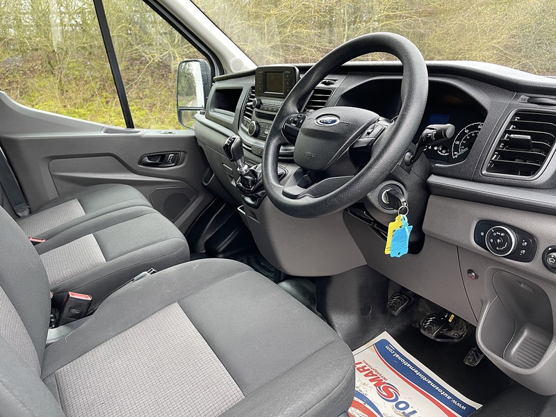 Ford Transit 2.0 350 EcoBlue Leader Luton 3dr Diesel Manual RWD L4 Euro 6 (s/s) (130 ps) - U478