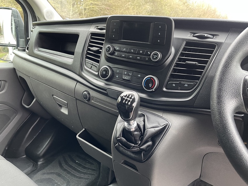 Ford Transit 2.0 350 EcoBlue Leader Luton 3dr Diesel Manual RWD L4 Euro 6 (s/s) (130 ps) - U478