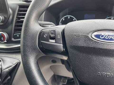 Ford Transit 2.0 350 EcoBlue Leader Luton 3dr Diesel Manual RWD L4 Euro 6 (s/s) (130 ps) - U478