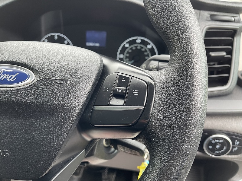 Ford Transit 2.0 350 EcoBlue Leader Luton 3dr Diesel Manual RWD L4 Euro 6 (s/s) (130 ps) - U478