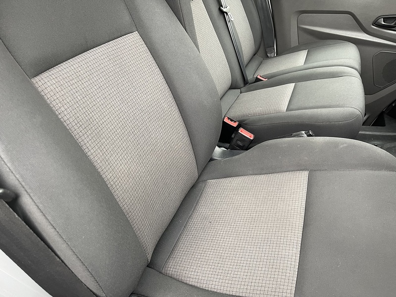 Ford Transit 2.0 350 EcoBlue Leader Luton 3dr Diesel Manual RWD L4 Euro 6 (s/s) (130 ps) - U478