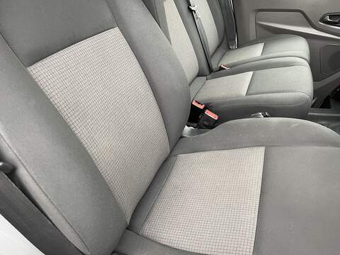 Ford Transit 2.0 350 EcoBlue Leader Luton 3dr Diesel Manual RWD L4 Euro 6 (s/s) (130 ps) - U478