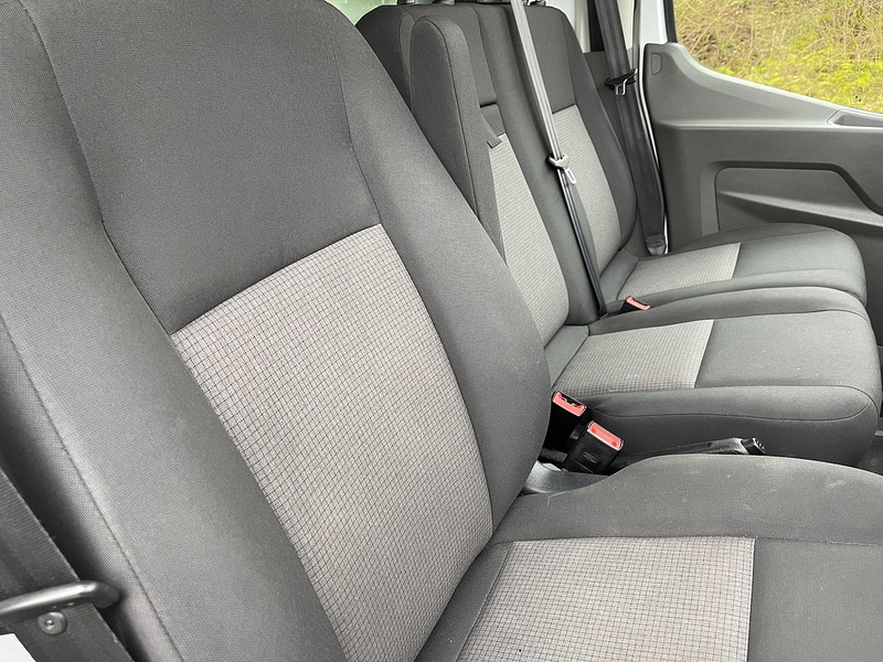 Ford Transit 2.0 350 EcoBlue Leader Luton 3dr Diesel Manual RWD L4 Euro 6 (s/s) (130 ps) - U478