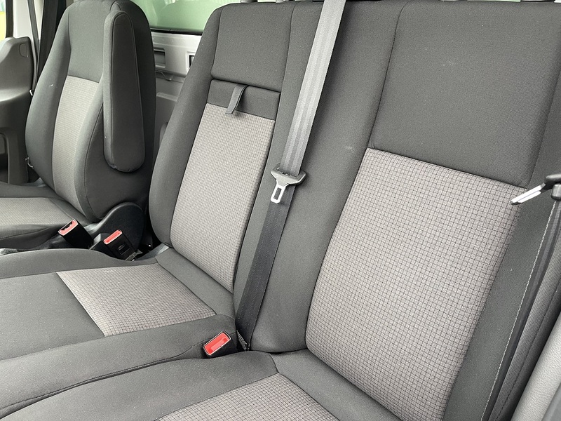 Ford Transit 2.0 350 EcoBlue Leader Luton 3dr Diesel Manual RWD L4 Euro 6 (s/s) (130 ps) - U478