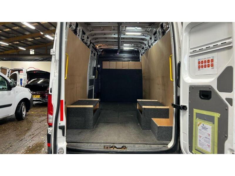 Volkswagen Crafter 2.0 TDI CR35 Trendline FWD LWB High Roof Euro 6 (s/s) 5dr - U479