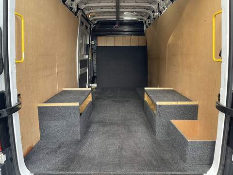 Volkswagen Crafter 2.0 TDI CR35 Trendline FWD LWB High Roof Euro 6 (s/s) 5dr - U479