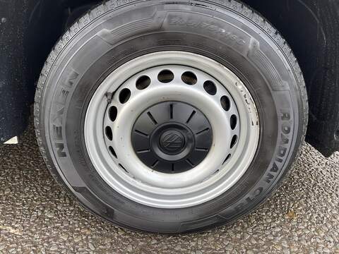 Volkswagen Crafter 2.0 TDI CR35 Trendline FWD LWB High Roof Euro 6 (s/s) 5dr - U479