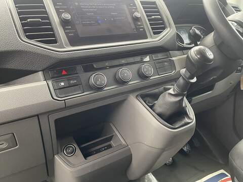 Volkswagen Crafter 2.0 TDI CR35 Trendline FWD LWB High Roof Euro 6 (s/s) 5dr - U479