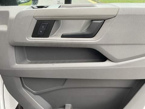 Volkswagen Crafter 2.0 TDI CR35 Trendline FWD LWB High Roof Euro 6 (s/s) 5dr - U479