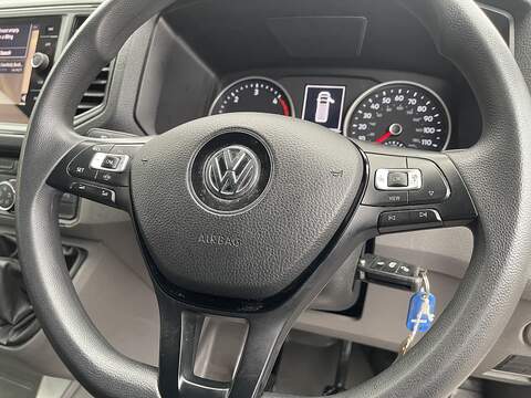 Volkswagen Crafter 2.0 TDI CR35 Trendline FWD LWB High Roof Euro 6 (s/s) 5dr - U479