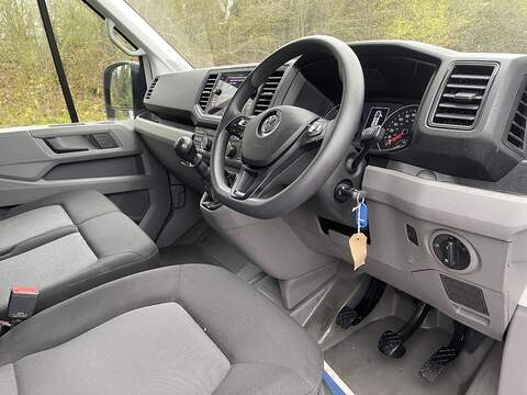 Volkswagen Crafter 2.0 TDI CR35 Trendline FWD LWB High Roof Euro 6 (s/s) 5dr - U479
