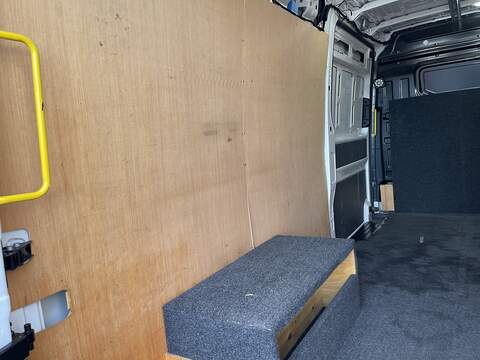 Volkswagen Crafter 2.0 TDI CR35 Trendline FWD LWB High Roof Euro 6 (s/s) 5dr - U480