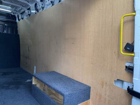 Volkswagen Crafter 2.0 TDI CR35 Trendline FWD LWB High Roof Euro 6 (s/s) 5dr - U480