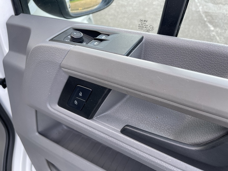 Volkswagen Crafter 2.0 TDI CR35 Trendline FWD LWB High Roof Euro 6 (s/s) 5dr - U480