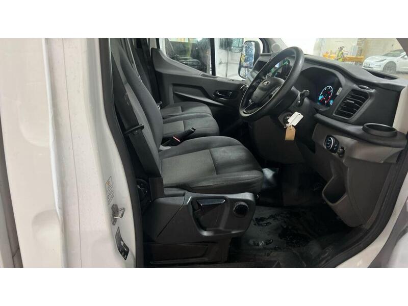 Ford Transit 2.0 350 EcoBlue Leader Luton 3dr Diesel Manual RWD L3 Euro 6 (s/s) (130 ps) - U481