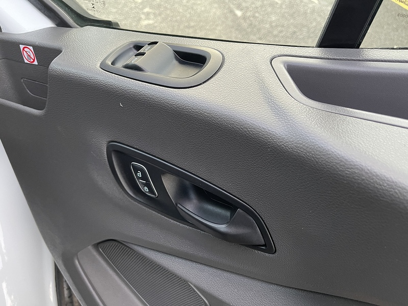 Ford Transit 2.0 350 EcoBlue Leader Luton 3dr Diesel Manual RWD L3 Euro 6 (s/s) (130 ps) - U481