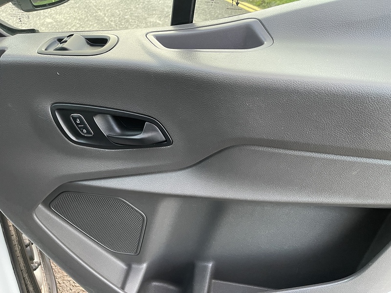 Ford Transit 2.0 350 EcoBlue Leader Luton 3dr Diesel Manual RWD L3 Euro 6 (s/s) (130 ps) - U481